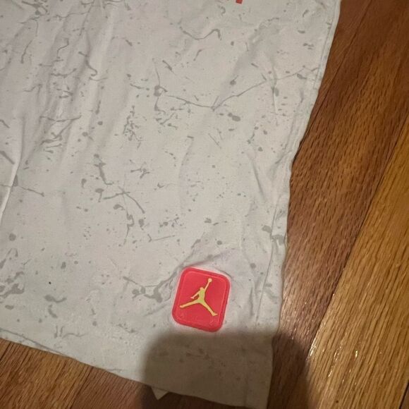 Nike Air Jordan T- Shirt - Picture 3 of 6